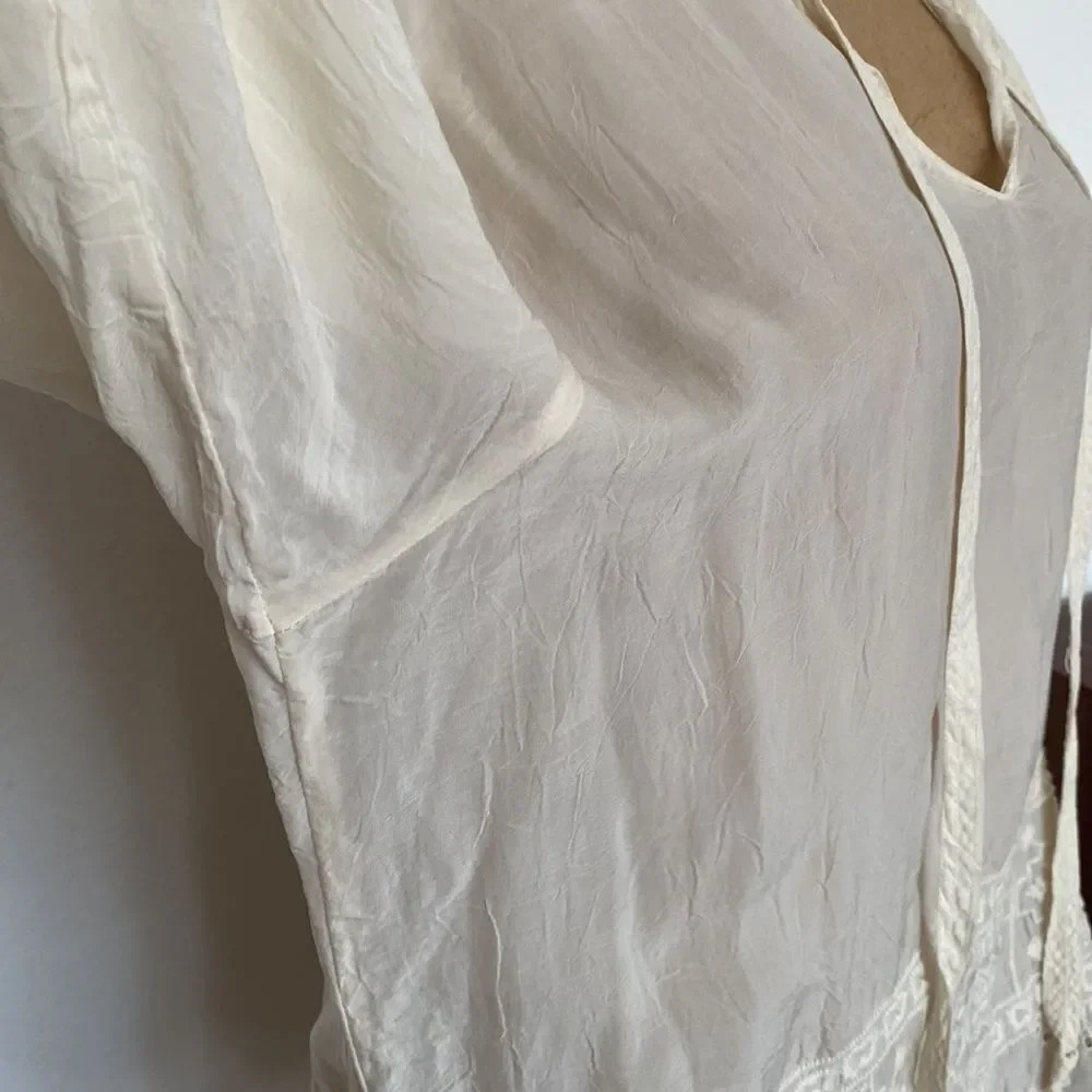 Johnny Was sz M sheer ivory long sleeve v neck w/ tie detail excellent condition - Picture 6 of 11